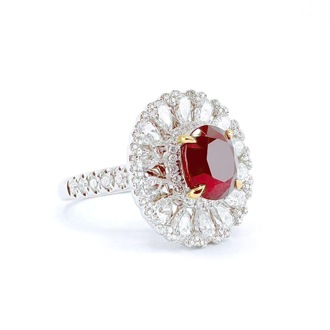 Modern Guild Certified 2.64 CT Pigeon's Blood Red Ruby 18K Gold Diamond Cocktail Ring For Sale