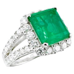 Guild Certified 3.35 CT Vivid Green Minor Oil Emerald PT 900 Ring mit Diamanten