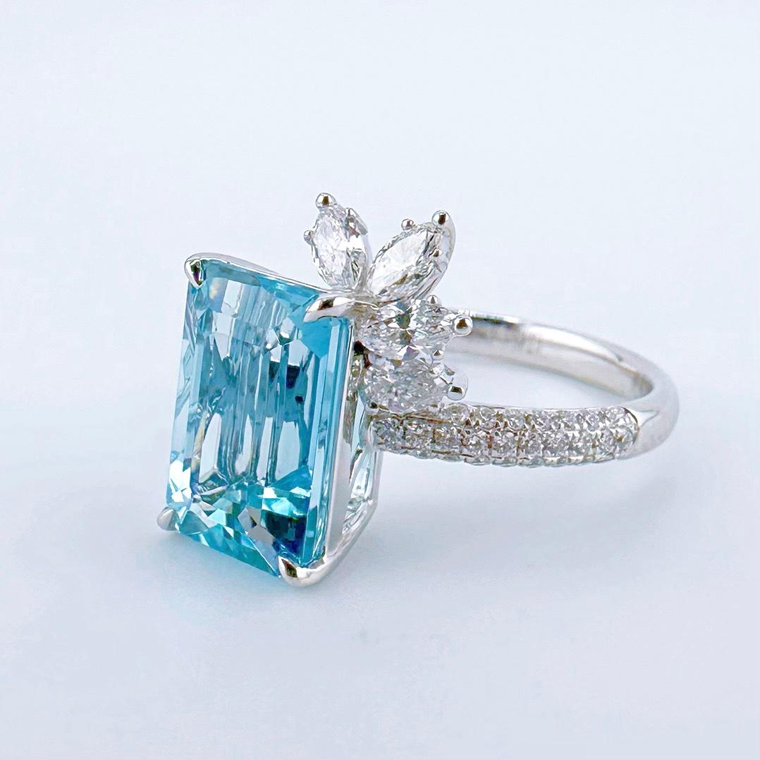 Octagon Cut Guild Certified 3.78 CT Vivid Blue Aquamarine Ring with Diamonds For Sale