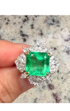 Guild Certified 4.34 Colombia Emerald Insignificant Ceo Diamonds 18K Gold Ring