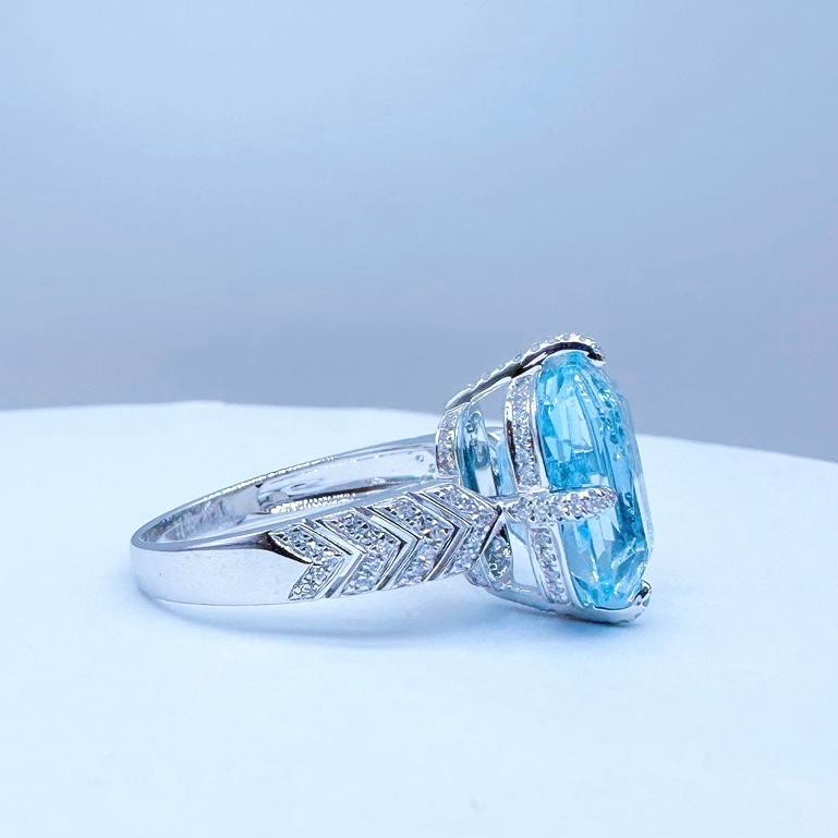 Guild Certified 4.99 CT Vivid Blue Aquamarine Ring with Diamonds

1 Aquamarine - 4.99 CT
Shape : Cushion
Cut : Modified Brilliant
Color : Vivid Blue