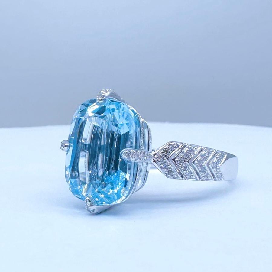Cushion Cut Guild Certified 4.99 CT Vivid Blue Aquamarine Ring with Diamonds For Sale