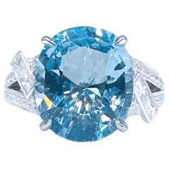 Guild Certified 5.25 CT Intense Blue Aquamarine 18K Gold Ring with Diamonds