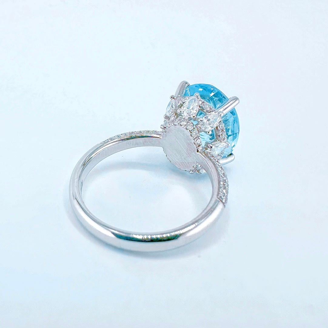 Guild Certified 5.30 CT Vivid Blue Aquamarin & Diamant Cocktail Ring (Brillantschliff) im Angebot