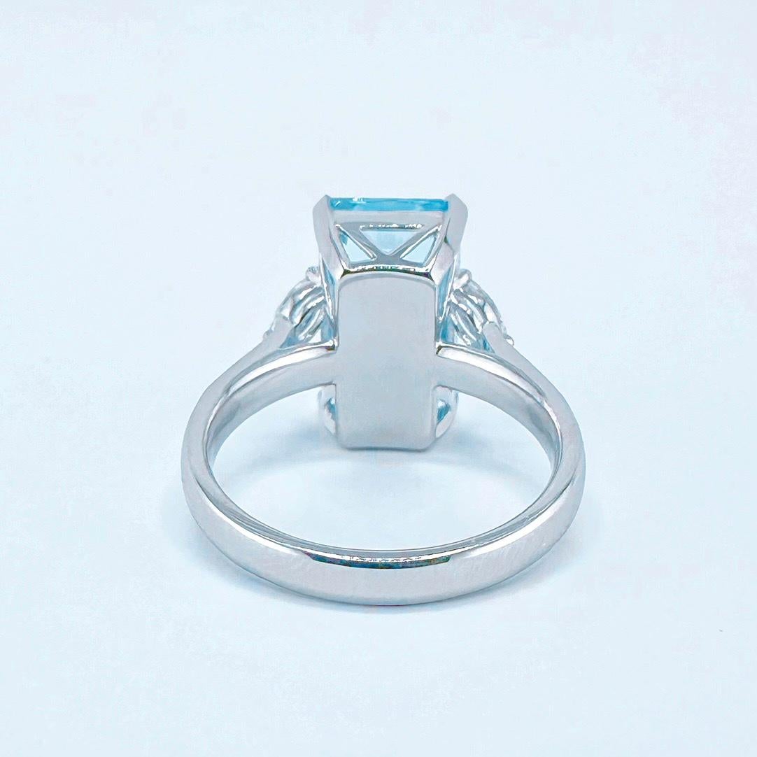 Octagon Cut Guild Certified 6.03 CT Vivid Blue Aquamarine 18K Gold Ring with Diamonds For Sale