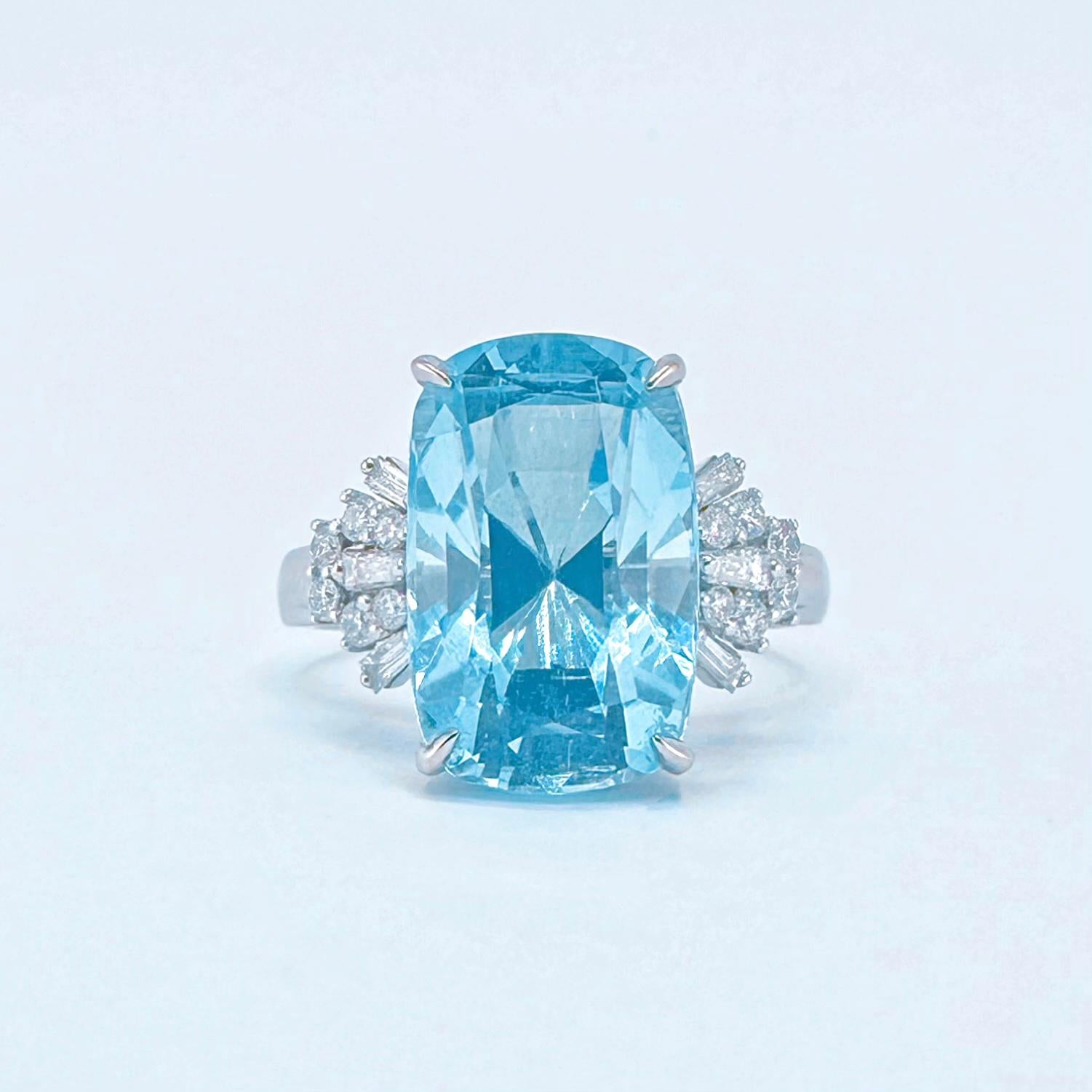 Modern Guild Certified 6.44 CT Santa Maria Blue Aquamarine 18K Gold Ring with Diamonds For Sale