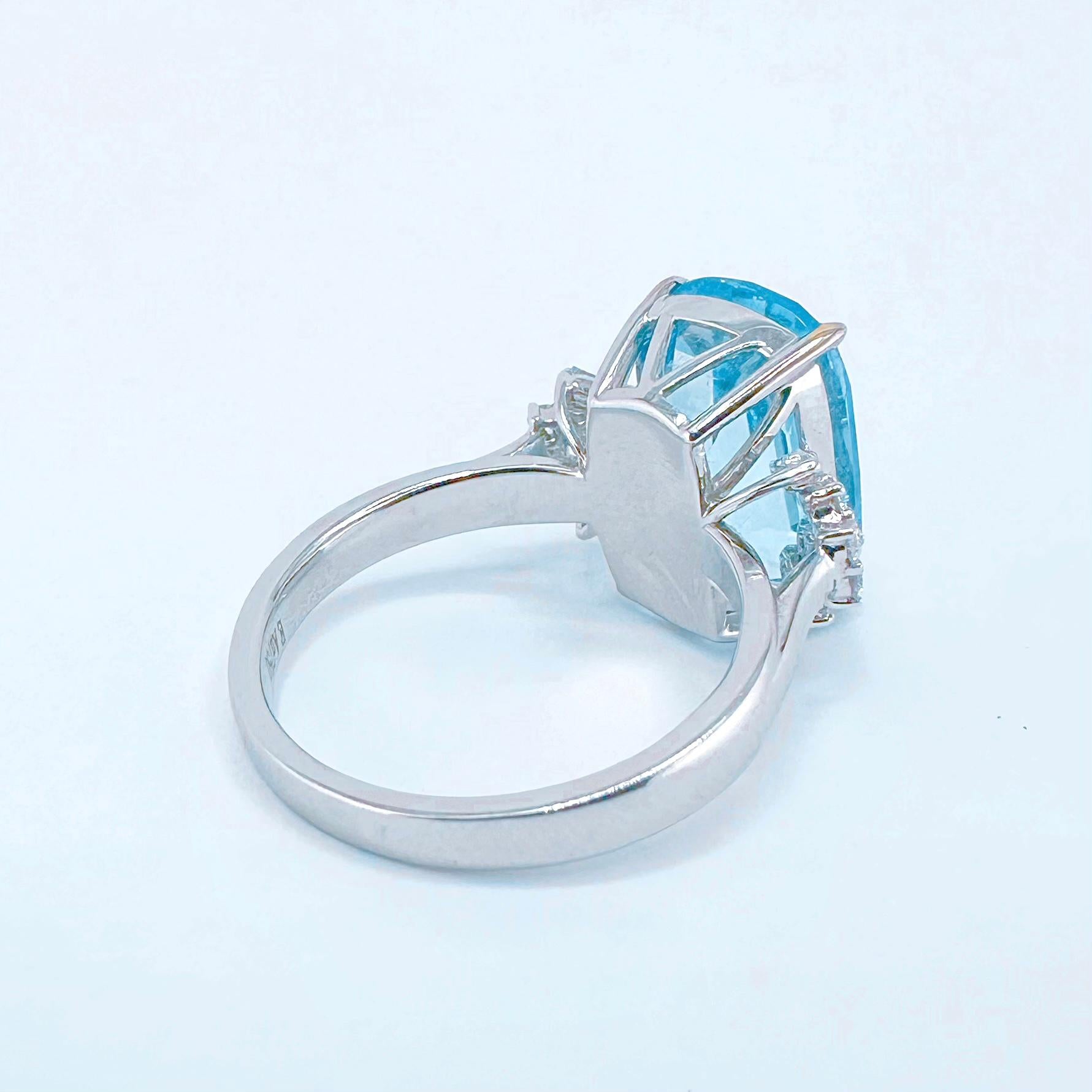 Cushion Cut Guild Certified 6.44 CT Santa Maria Blue Aquamarine 18K Gold Ring with Diamonds For Sale