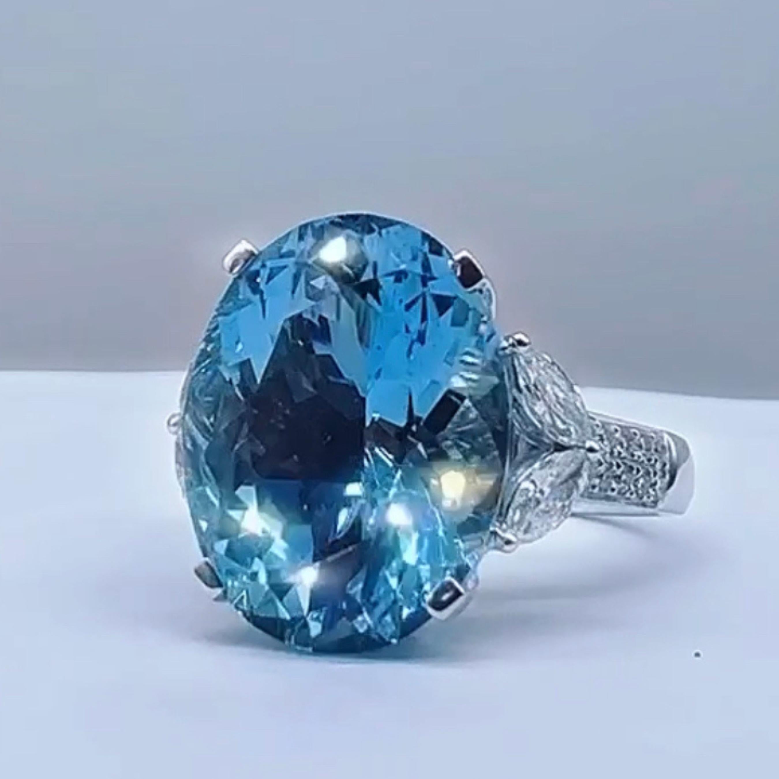 Bague en or 18K avec diamants certifiée par Guild 7,57 CT d'aigue-marine bleue Santa Maria Unisexe en vente