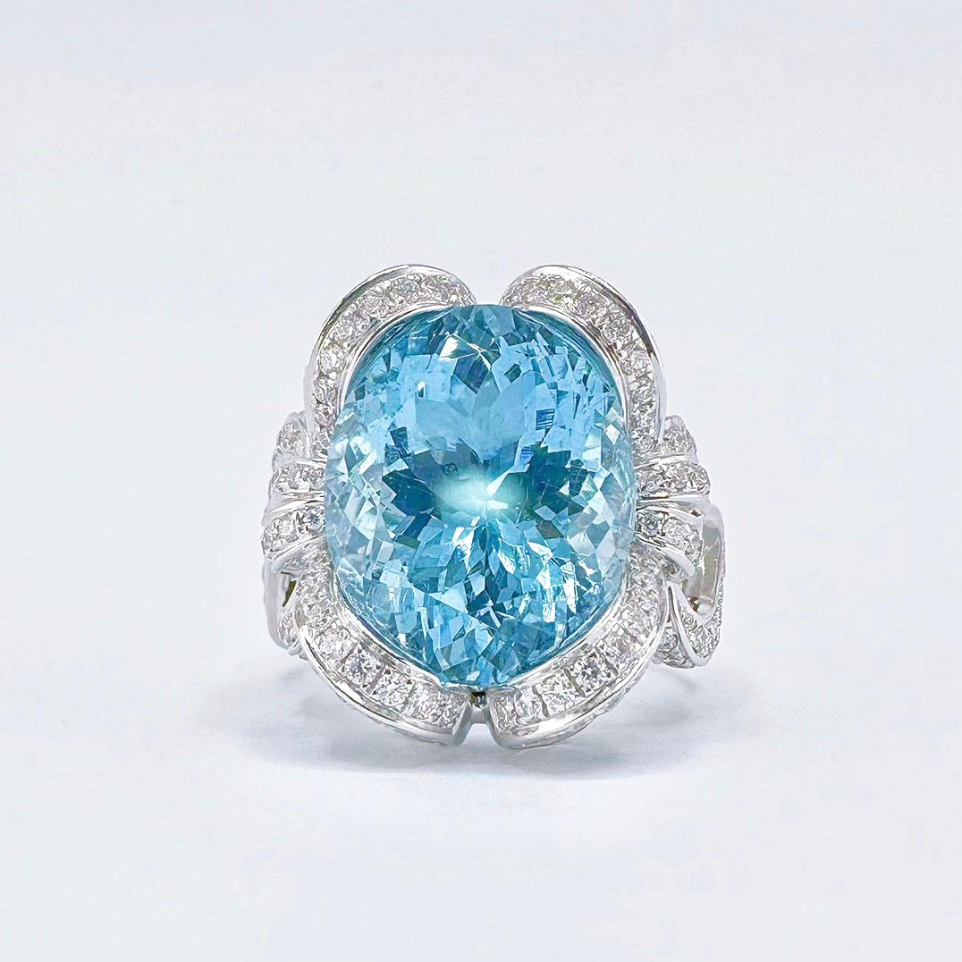 Guild Certified 8.33 CT Vivid Blue Aquamarin Ring mit Diamanten

1 Aquamarin - 8,33 CT
Schliff - Brillant 
Form - 0val
Farbe - Lebendiges Blau

Guild Zertifizierung beigefügt

Diamanten - 1.216 CT
18K Gold - 13.69 GM