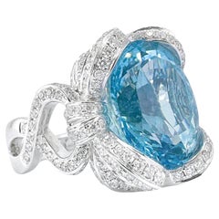 Anillo de aguamarina azul vivo con diamantes, certificado por el Gremio, de 8.33 TC