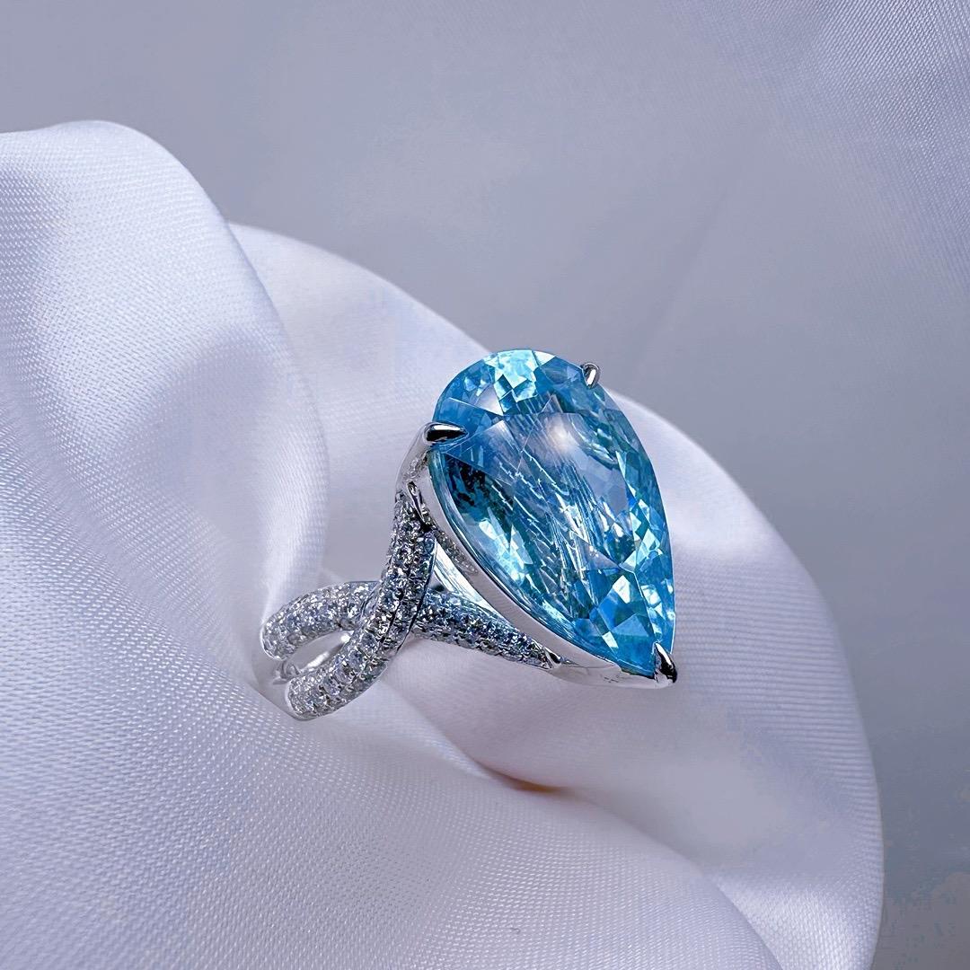 Brilliant Cut Guild Certified 8.84 CT Santa Maria Blue Aquamarine Cocktail Ring with Diamonds For Sale