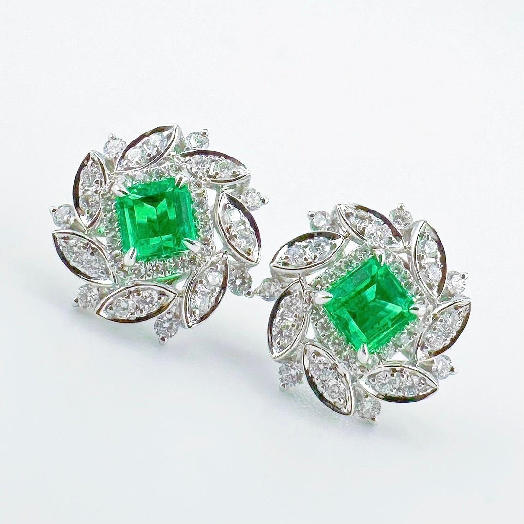 Guild Certified Colombia Emerald Earrings with Diamonds

Emeralds - 0.50 CT
Diamonds - 0.432 CT
18K Gold - 2.61 GM

Guild Certification