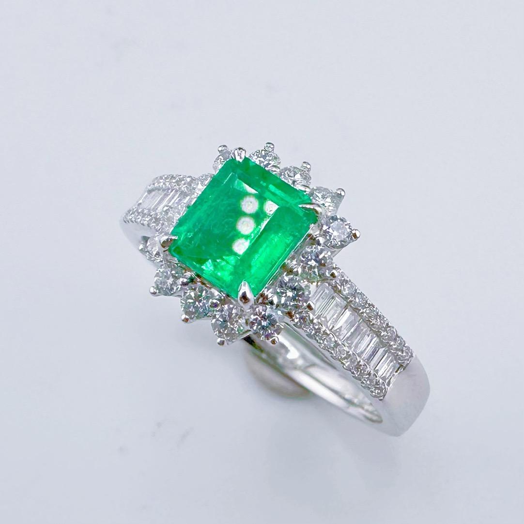Guild Zertifizierter kolumbianischer Smaragd 18K Weißgold Diamantring im Angebot 3