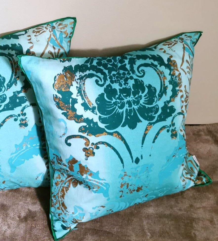 Guild Designer Pair of Printed Cotton Pillows with Feather Interior For Sale 2
