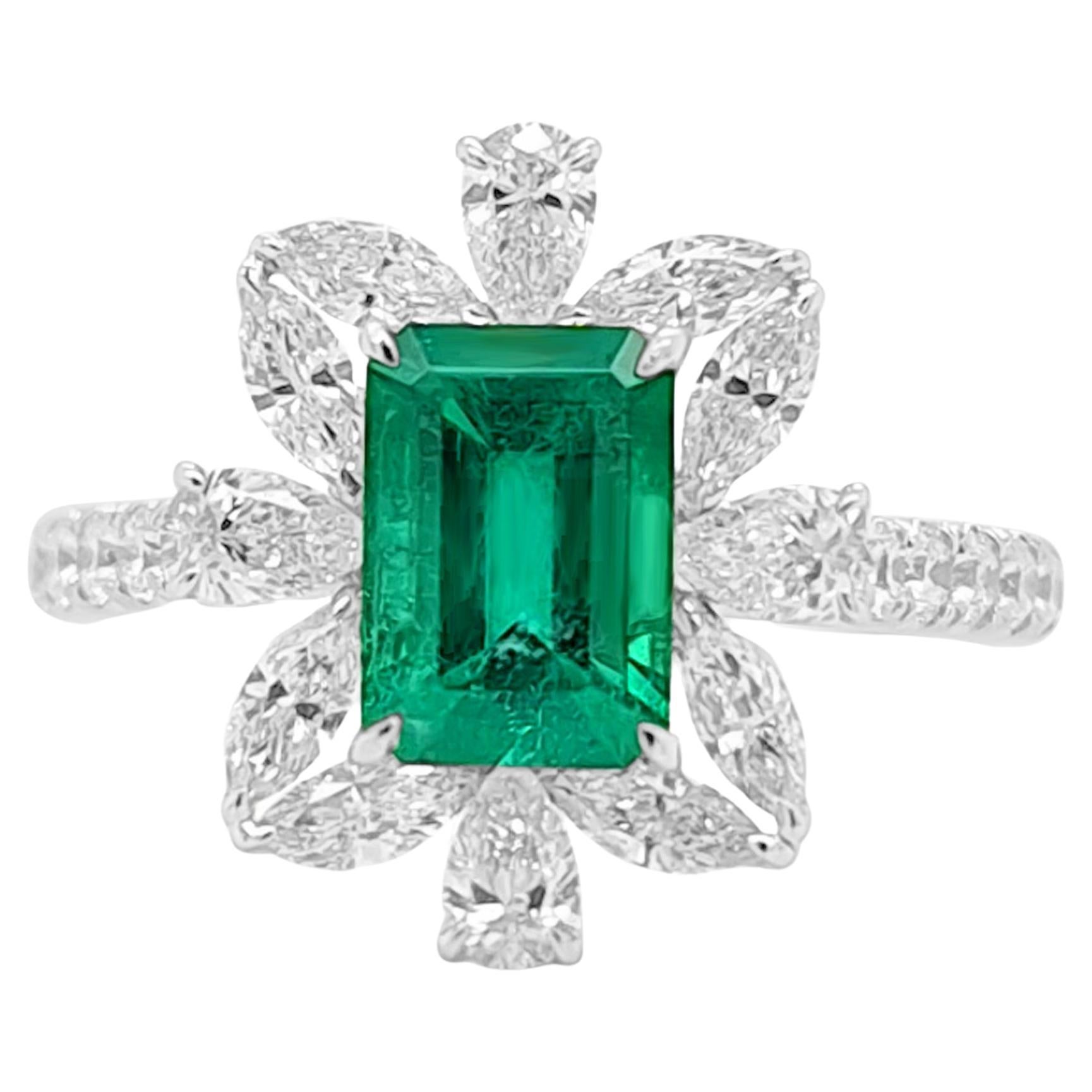Guild Labs Certified Colombian Muzo Emerald and White Diamond 18K Gold Ring For Sale