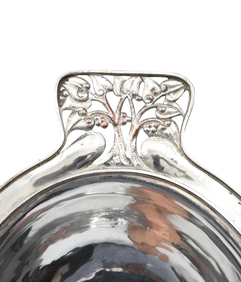 Guild of Handicraft, attri. Ein Paar versilberte Gemüseschalen. C. R. Ashbee im Angebot 3