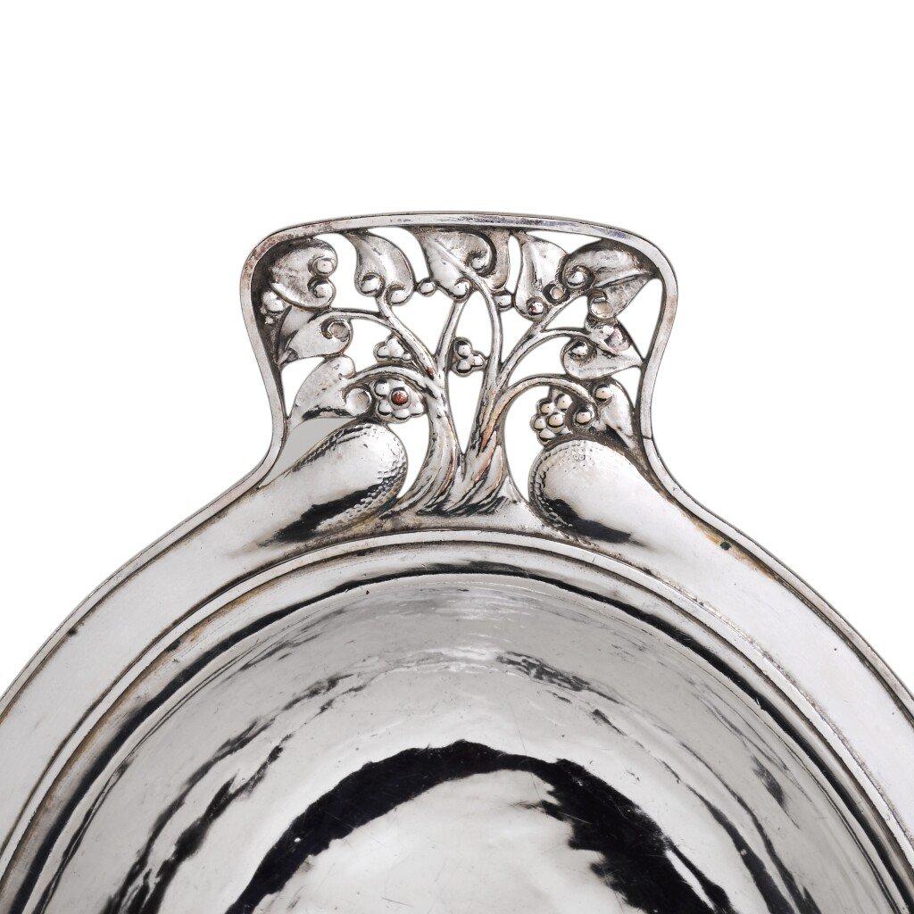 Guild of Handicraft, attri. Ein Paar versilberte Gemüseschalen. C. R. Ashbee im Angebot 1