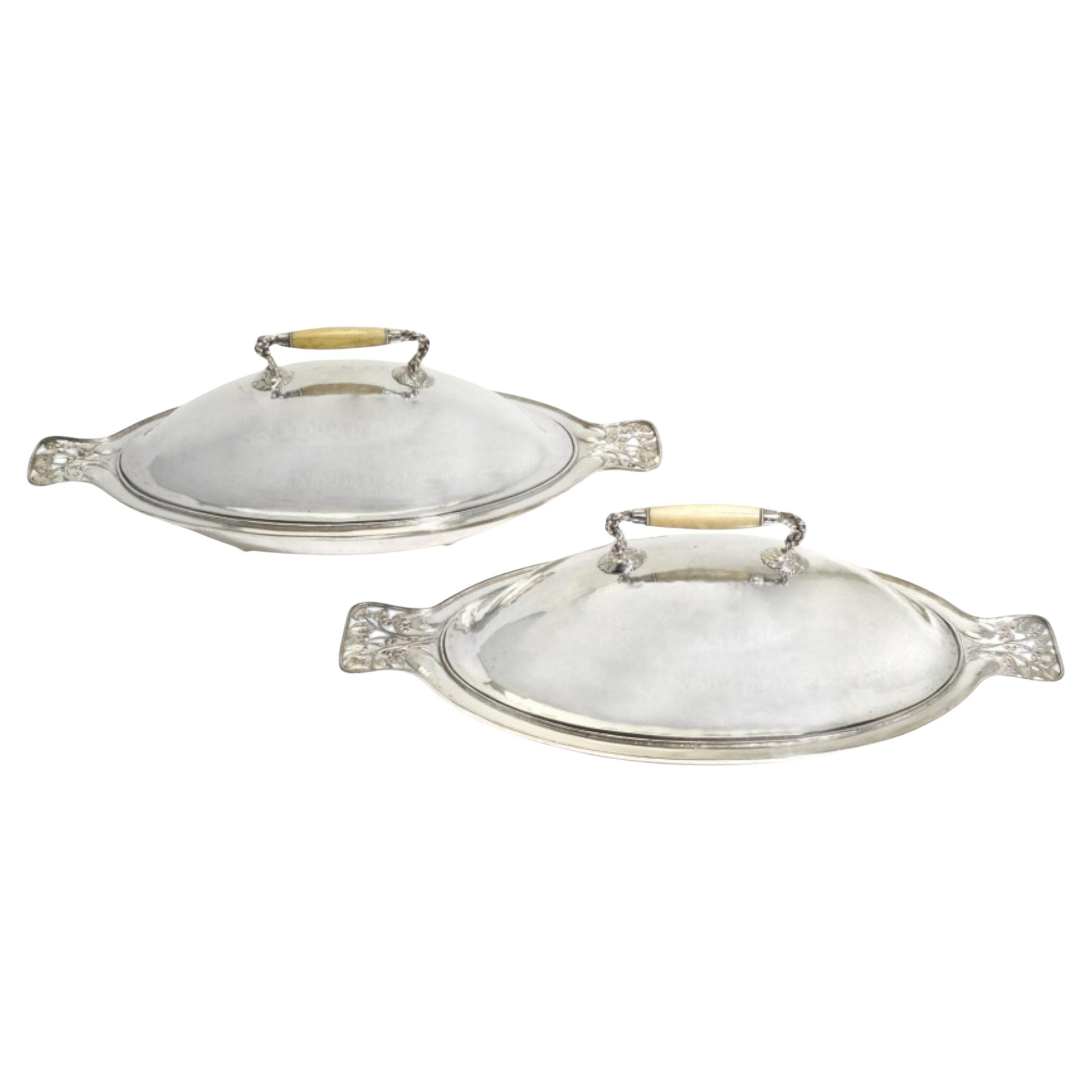 Guild of Handicraft, attri. Ein Paar versilberte Gemüseschalen. C. R. Ashbee im Angebot