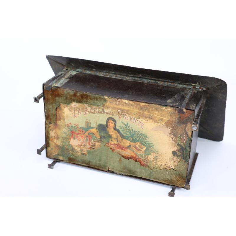 Guild of Handicraft. An Arts and Crafts enamel and patinated copper cigar box. For Sale 10