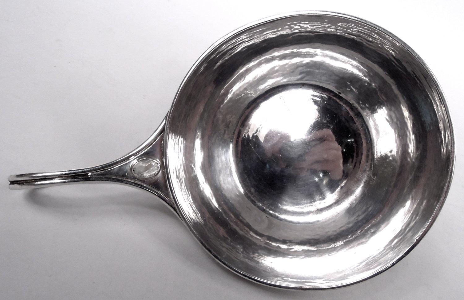 Porrón inglés de plata de ley con asa de lazo Guild of Handicraft Artes y manualidades en venta