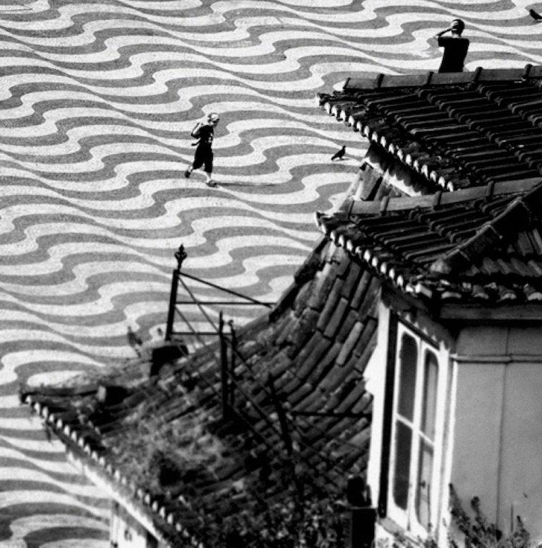 As Palomas MUNDO DE SOMBRAS–Portugal, 2011 by Guilherme Licurgo
( B&W Photography)
35 in. H x 23 in. W
Archival Pigment Print
Limited Edition of 10 + 2 AP
_____________________
Guilherme Licurgo was born in Rio de Janeiro in 1983 and is currently