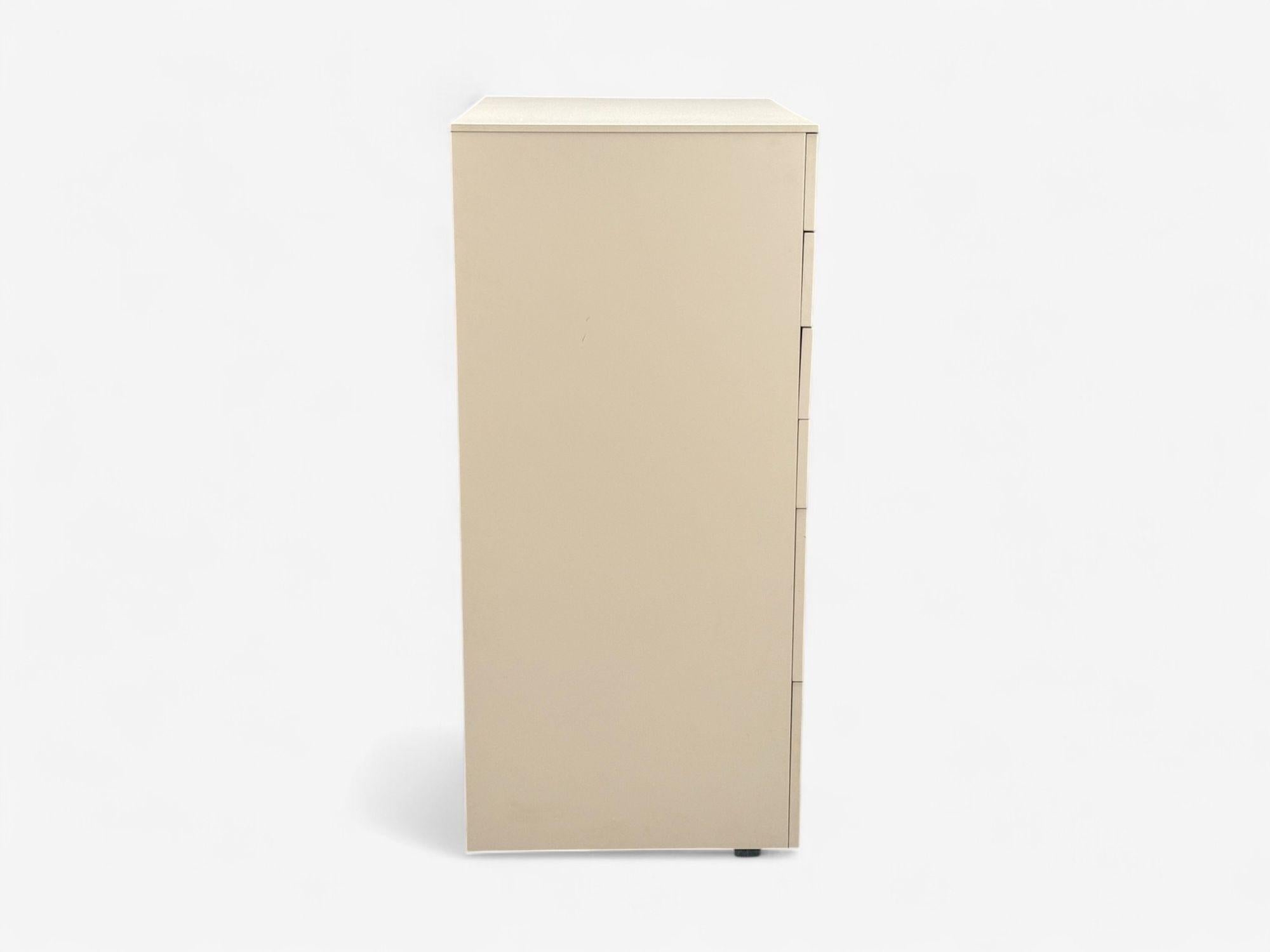 Guilio Cappelini, Cream Matte Lacquer, Highboy, Italy, 2010s For Sale 2