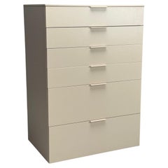 Guilio Cappelini, Cremefarbener Mattlack, Highboy, Italien, 2010er Jahre