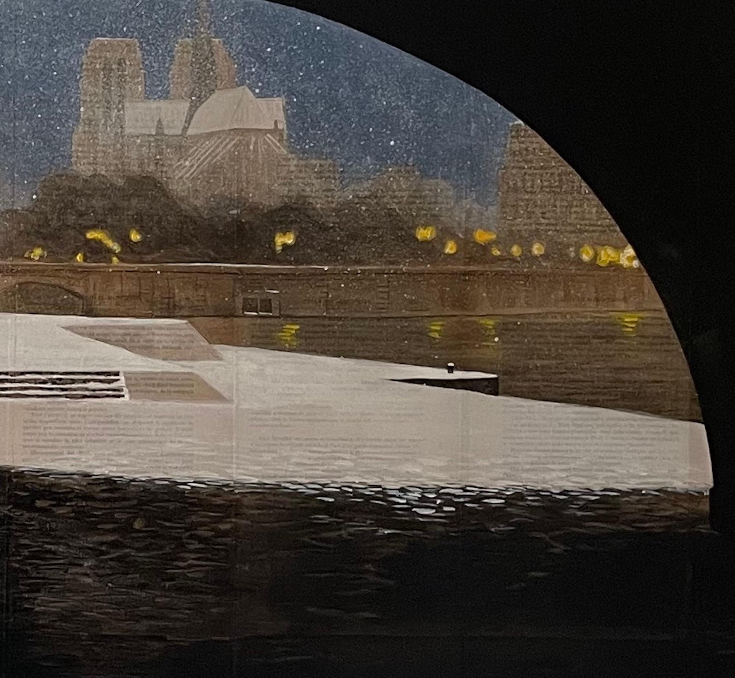 Headlight est une peinture unique de l'artiste contemporain français Guillaume Chansarel. La peinture est réalisée à l'encre et à l'acrylique sur des pages de vieux livres montées sur toile. Les dimensions sont de 73 × 100 cm (28,7 × 39,4 in).