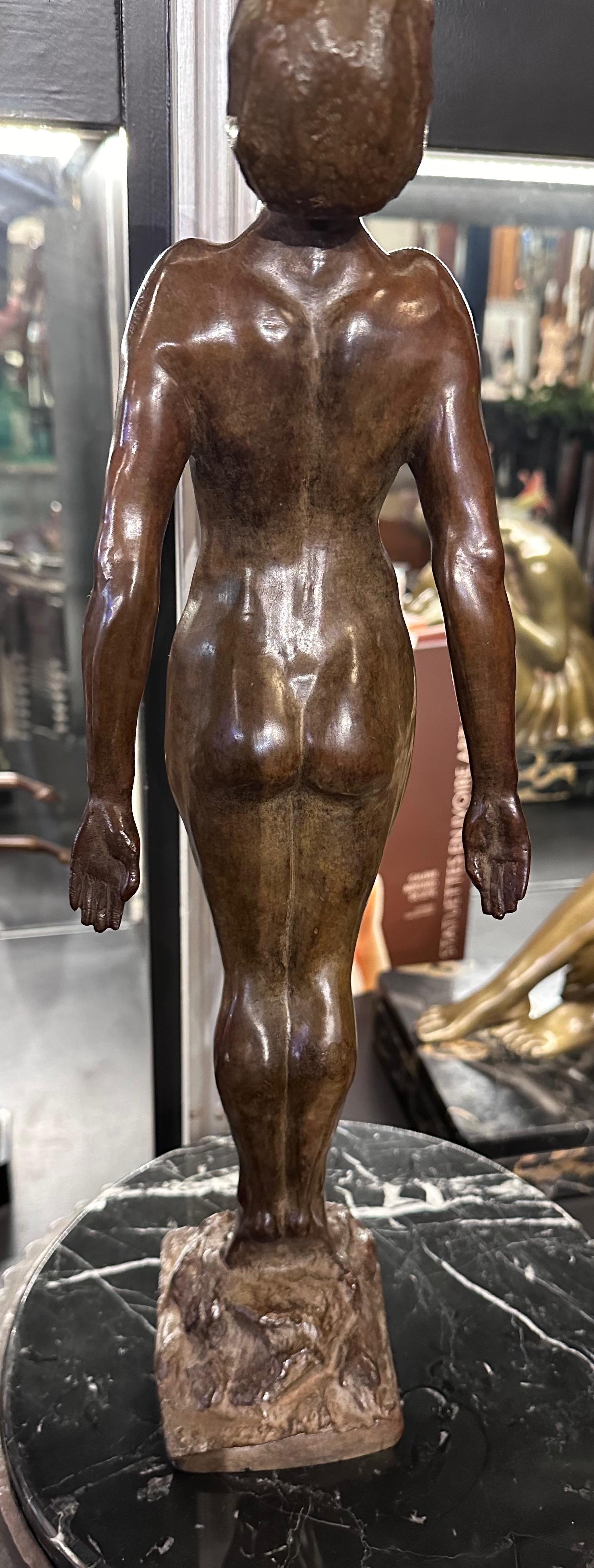Statue féminine nue se baignant de style Art déco français de Guillaume Dumont 1923 en vente 4
