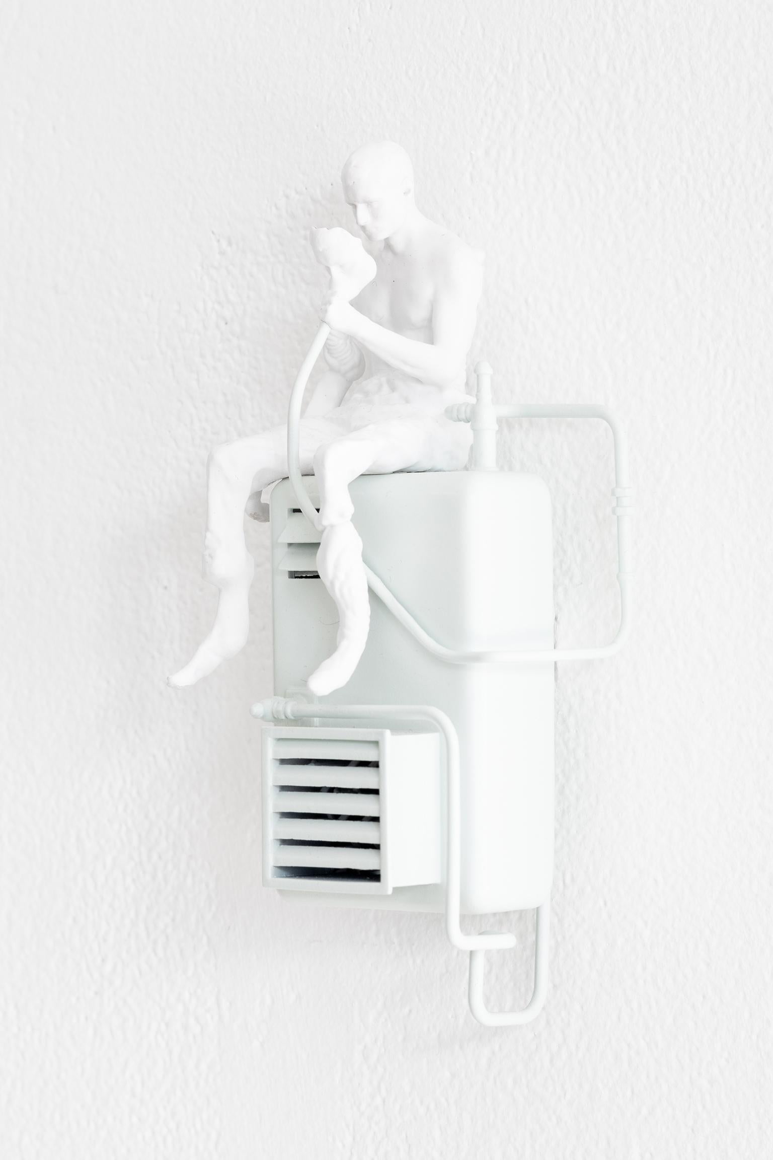 Guillaume Lachapelle verbindet in seinem Werk das Reale mit dem Imaginären, um Miniaturumgebungen und -szenarien zu schaffen, die die Verbindungen zwischen dem Menschen und seiner Alltagswelt aufzeigen. In Extrapolations extrahiert Lachapelle