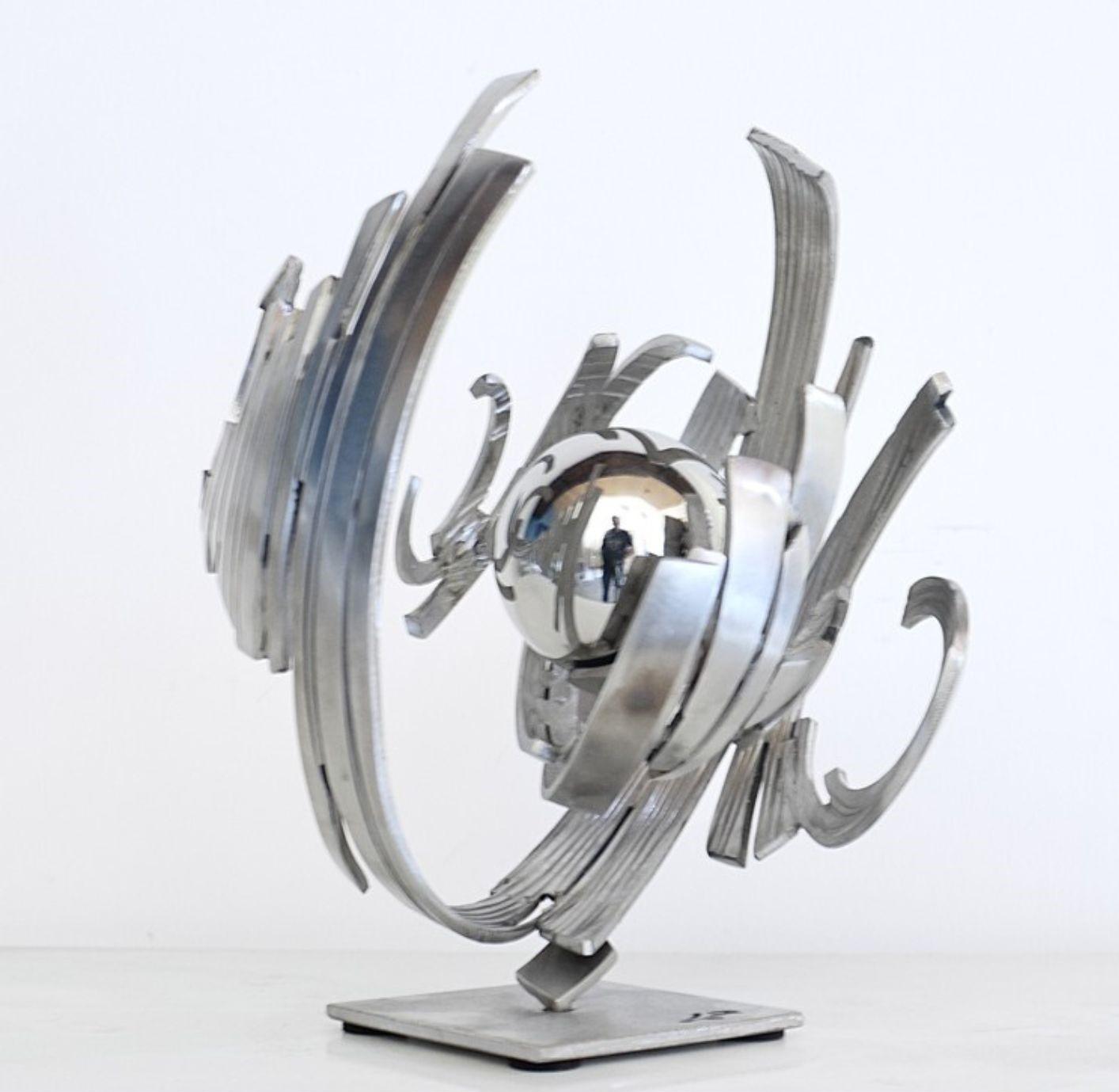Atomos 25A - Abstrait Sculpture par Guillaume Roche