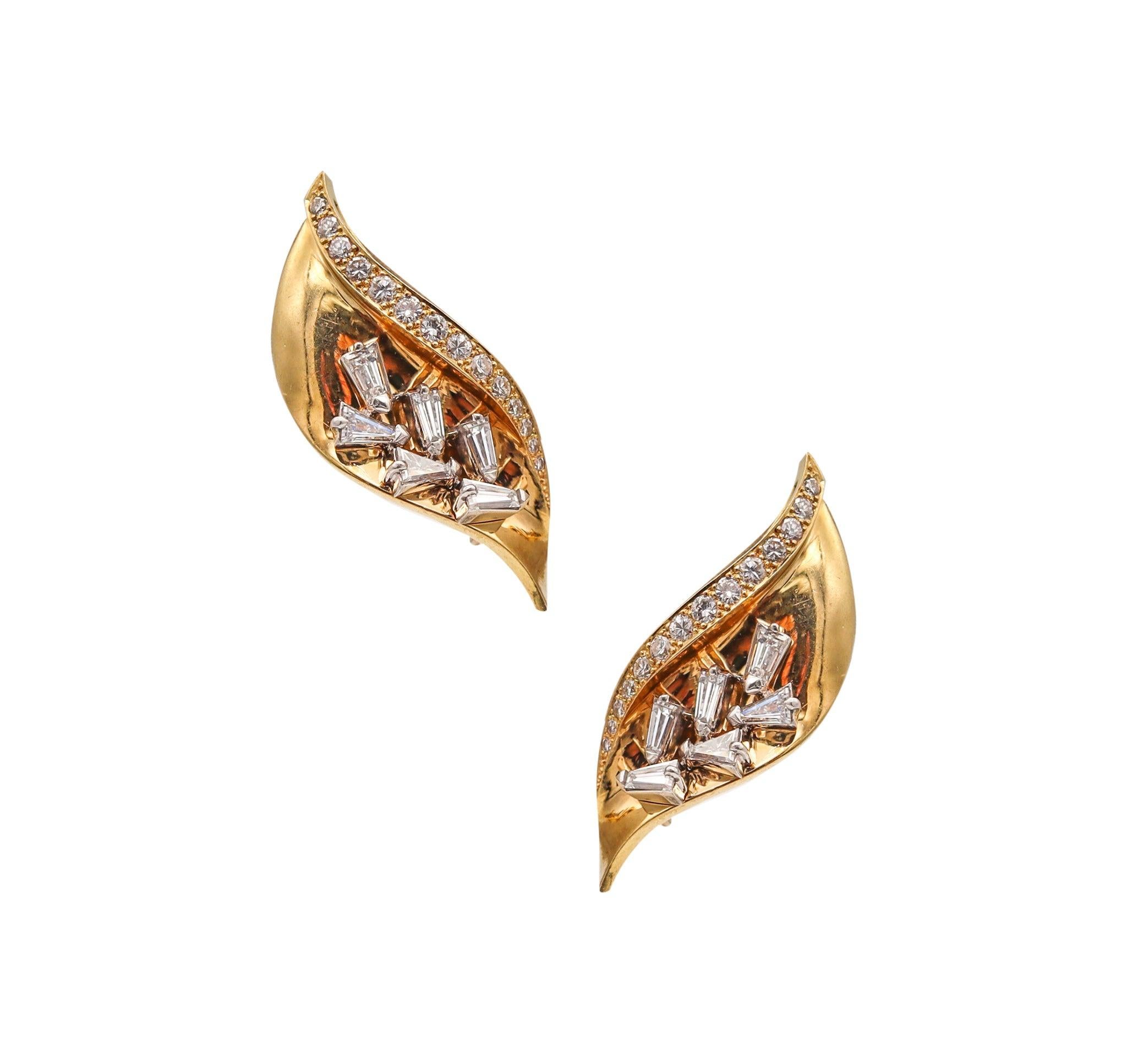 Brilliant Cut GUILLEMIN & SOULAINE Paris Convertible Earrings In 18Kt Gold Platinum & Diamonds For Sale