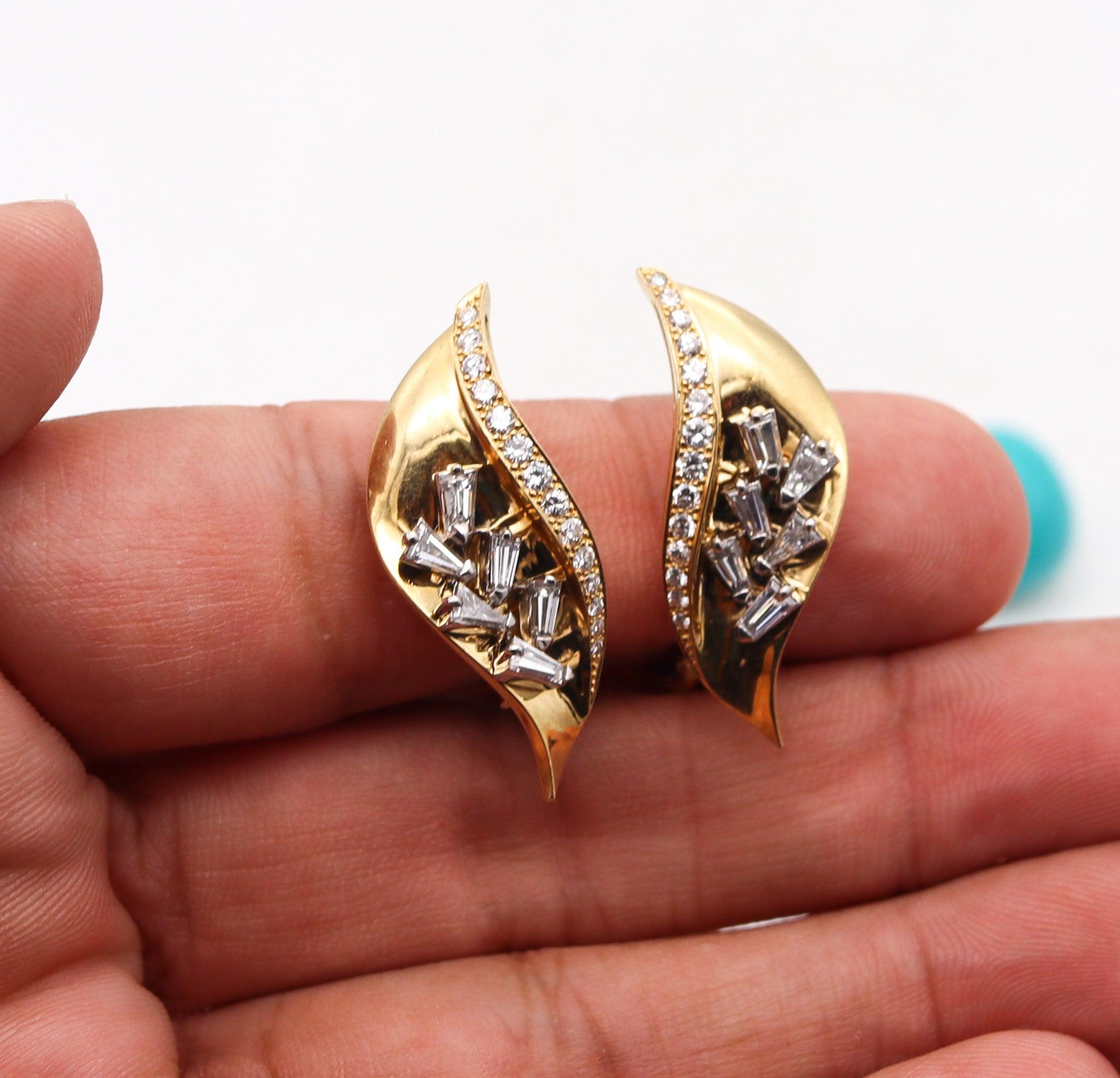 GUILLEMIN & SOULAINE Paris Convertible Earrings In 18Kt Gold Platinum & Diamonds In Excellent Condition For Sale In Miami, FL