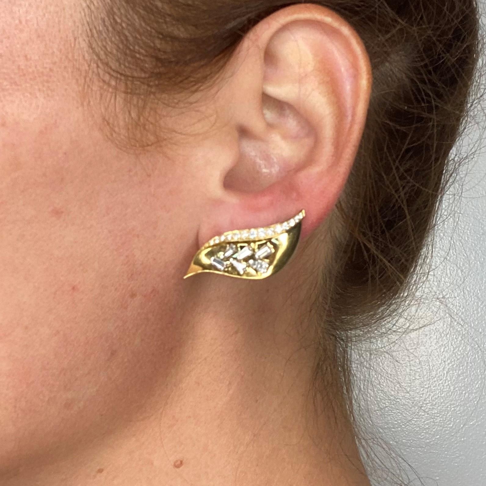 Women's Guillemin & Soulaine Paris Convertible Earrings in 18kt Gold Platinum & Diamonds For Sale