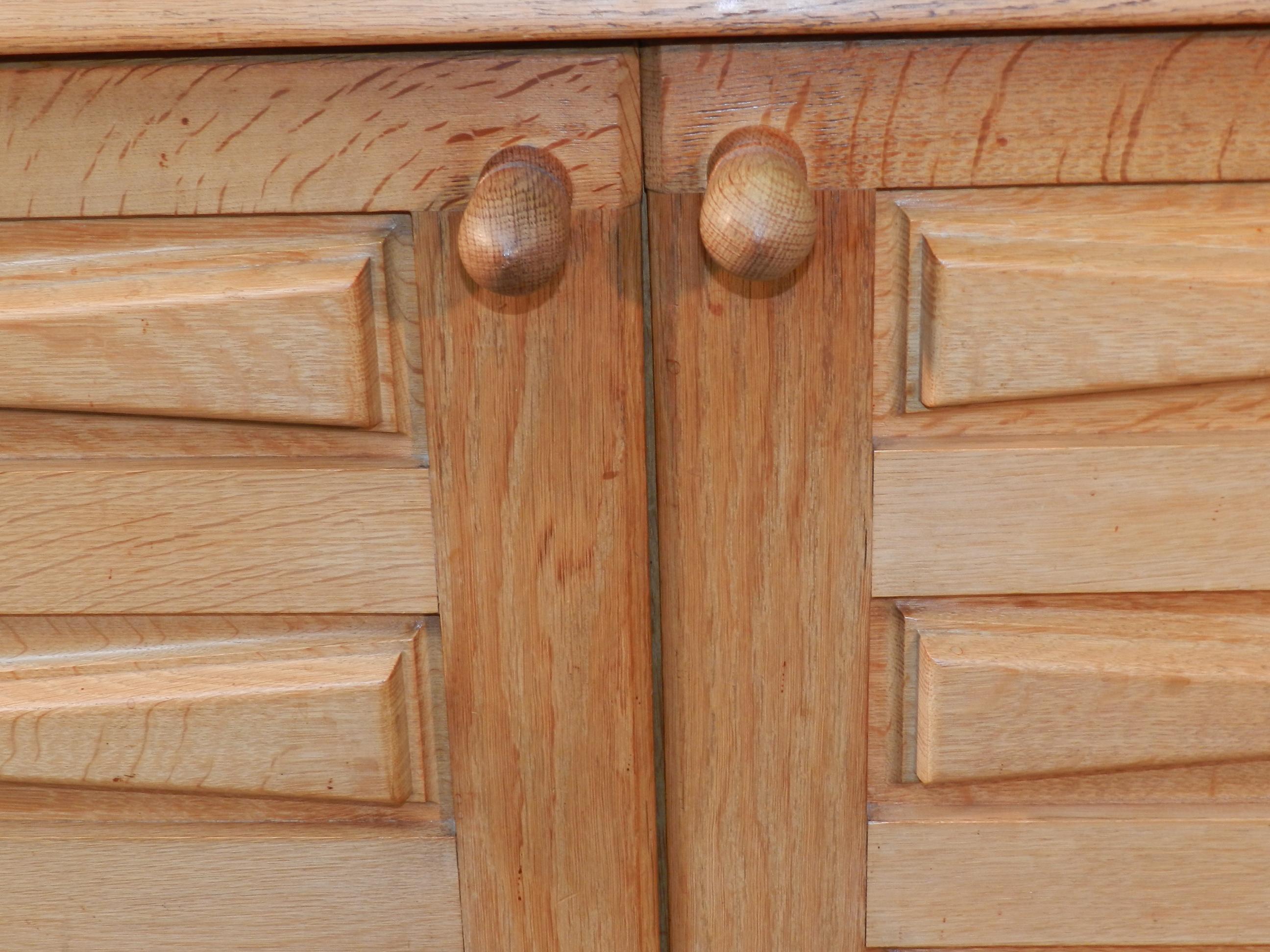 Guillerme and Chambron Credenza in Oak, Edition Votre Maison, circa 1970 In Good Condition For Sale In Saint-Ouen, FR