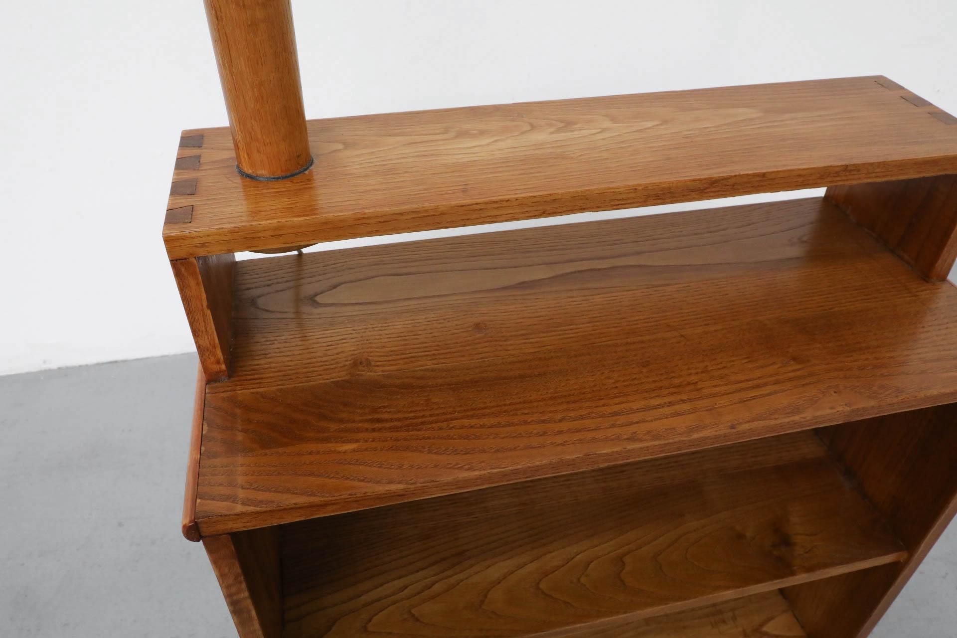 Guillerme and Chambron Inspired Stand Lamp with Table and Bookshelf in Oak (lampe sur pied, table et étagère en chêne) en vente 5