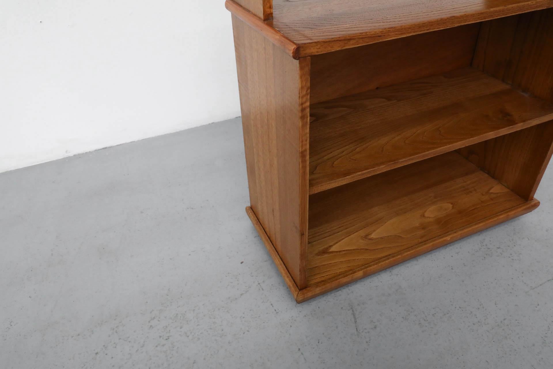 Guillerme and Chambron Inspired Stand Lamp with Table and Bookshelf in Oak (lampe sur pied, table et étagère en chêne) en vente 6