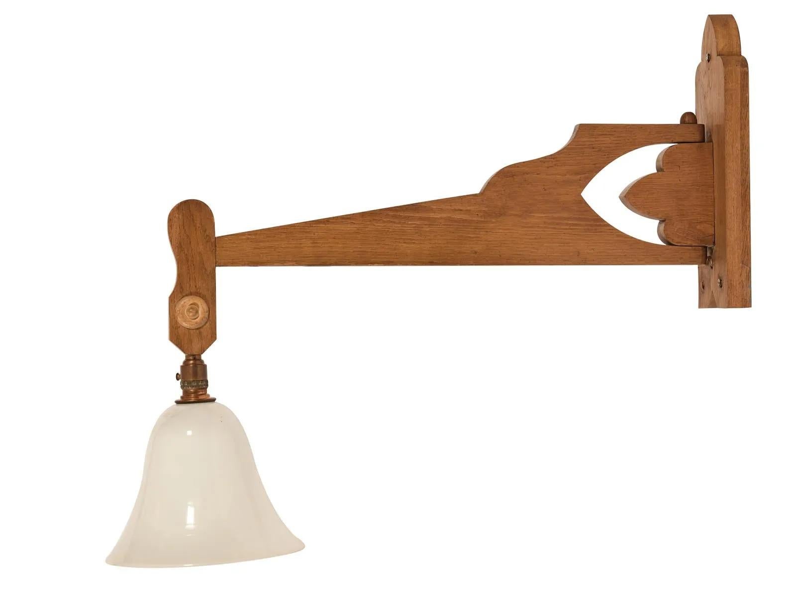 Mid-Century moderno Lampada da parete grande in Oak di Guillerme e Chambron, 