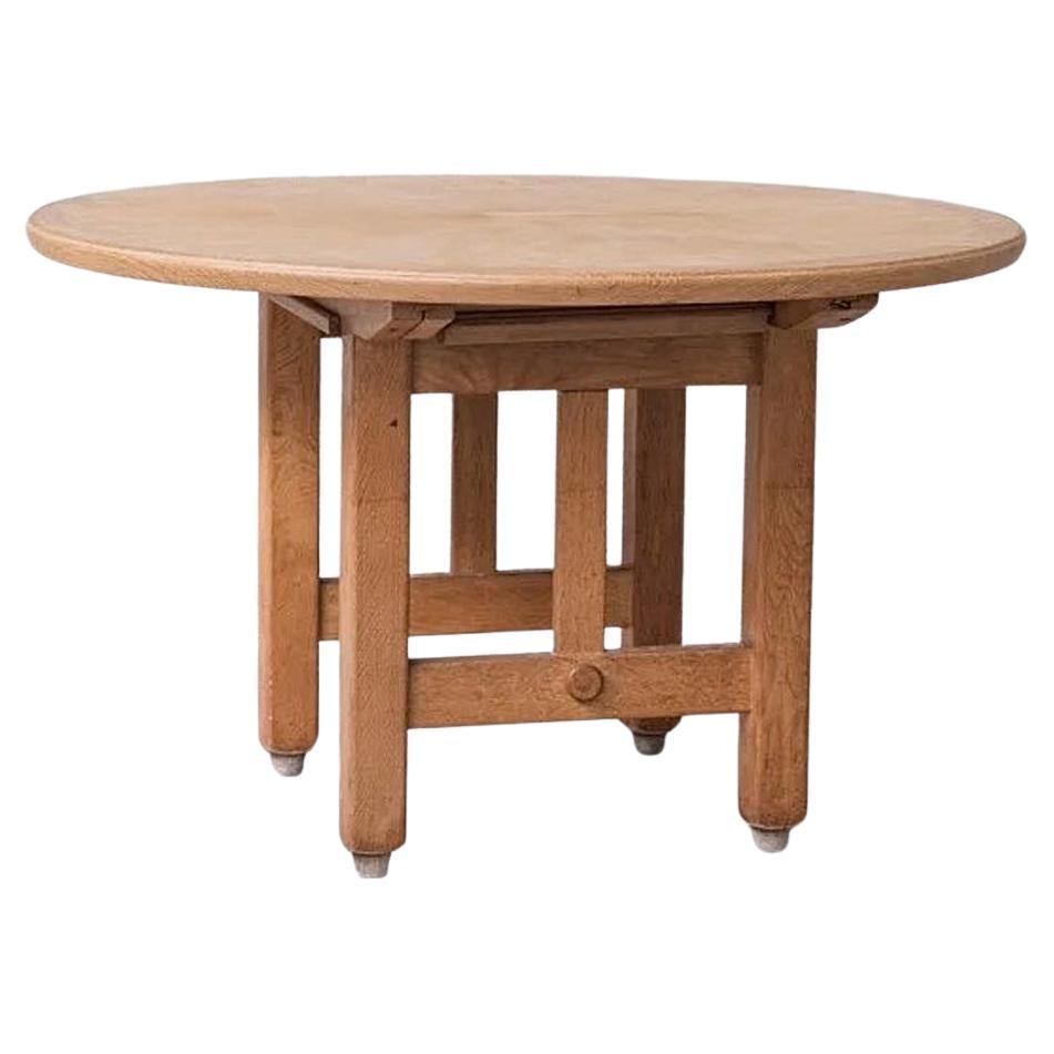 Guillerme and Chambron, table en Oak, Edition Votre Maison circa 1970
Dimensions avec allonges : 73x120x157 cm

 Votre maison : un style, un concept, un état d'esprit.
 L'histoire de Votre Maison commence en 1940 en Prusse, près du lac Mazaurien. Un