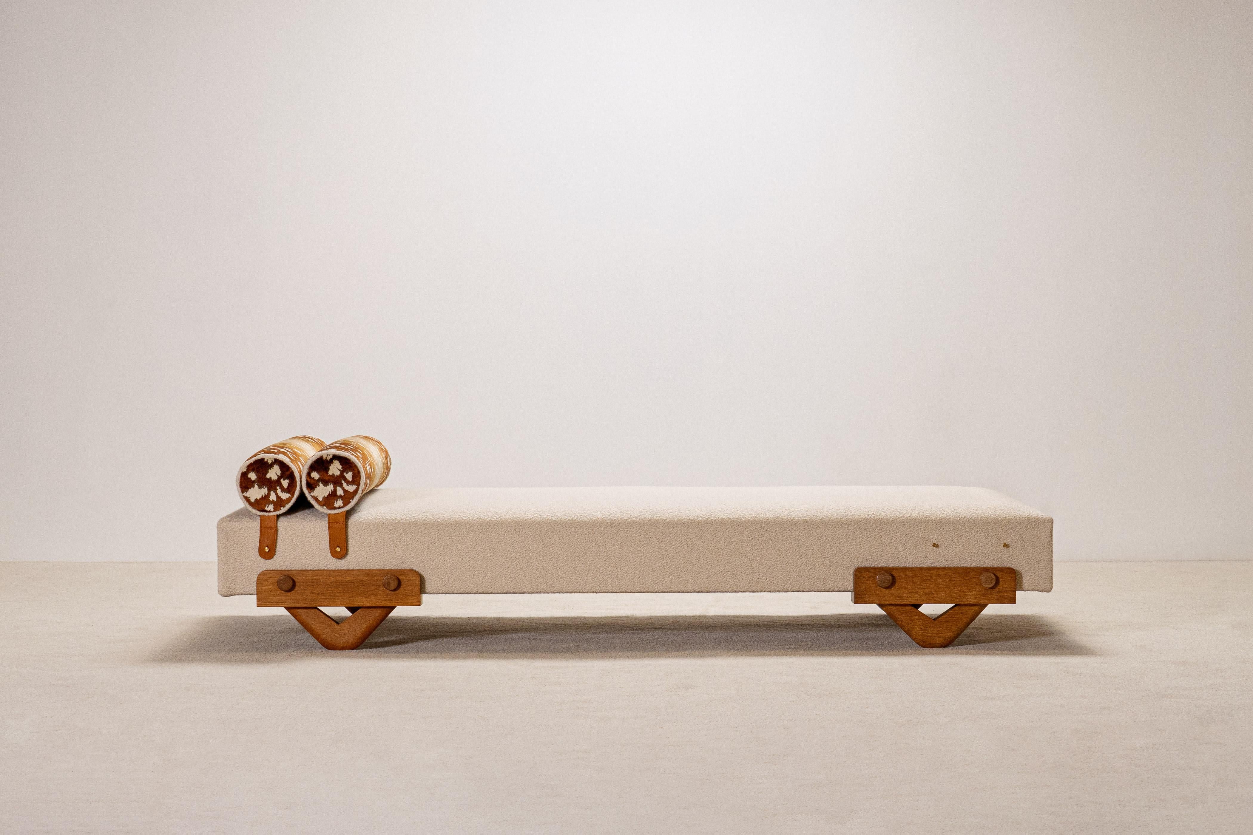 Guillerme e Chambron, Rare Daybed for Votre Maison
