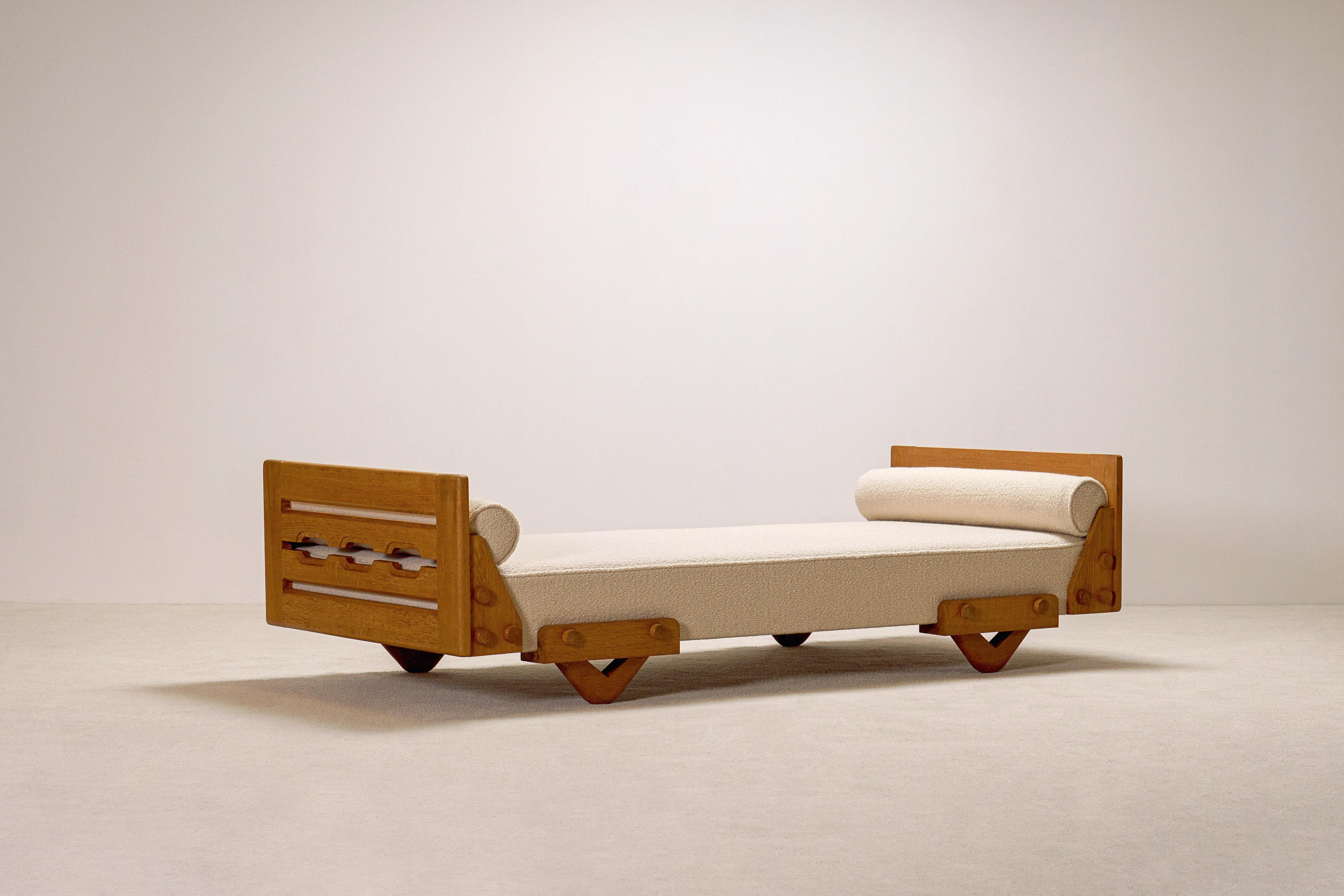 Mid-Century moderno Guillerme e Chambron, Rare Daybed for Votre Maison