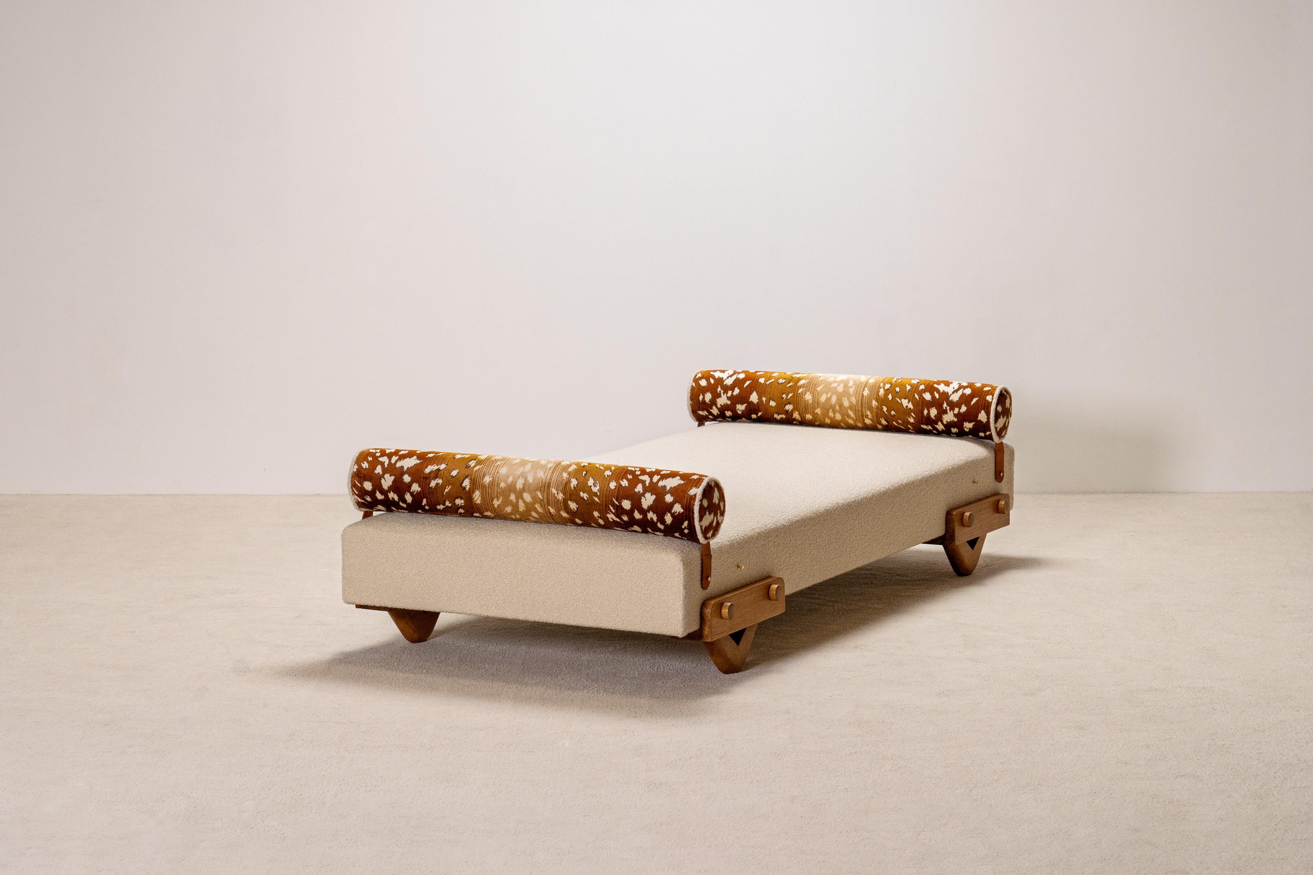 Mid-Century moderno Guillerme e Chambron, Rare Daybed for Votre Maison