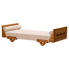 Guillerme y Chambron, Cama de día rara para Votre Maison", 1960.