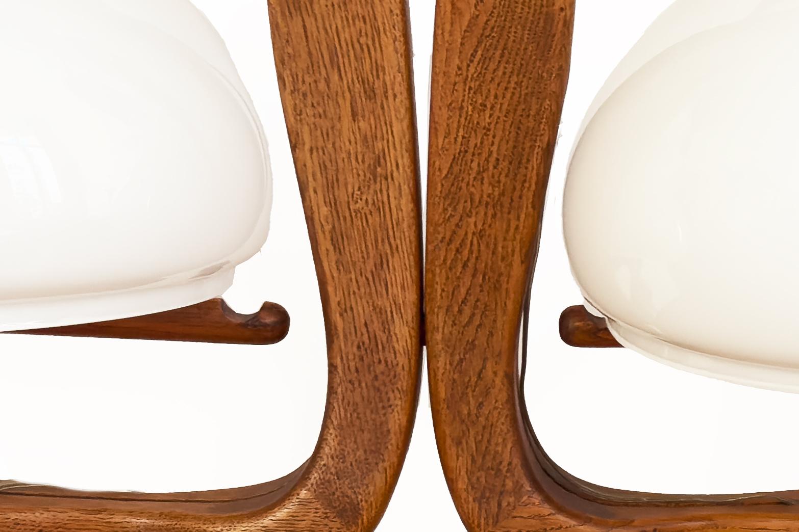 Guillerme, Chambron e Danikowski - Lampadario del XX secolo in Oak e Opalina In condizioni buone in vendita a London, GB