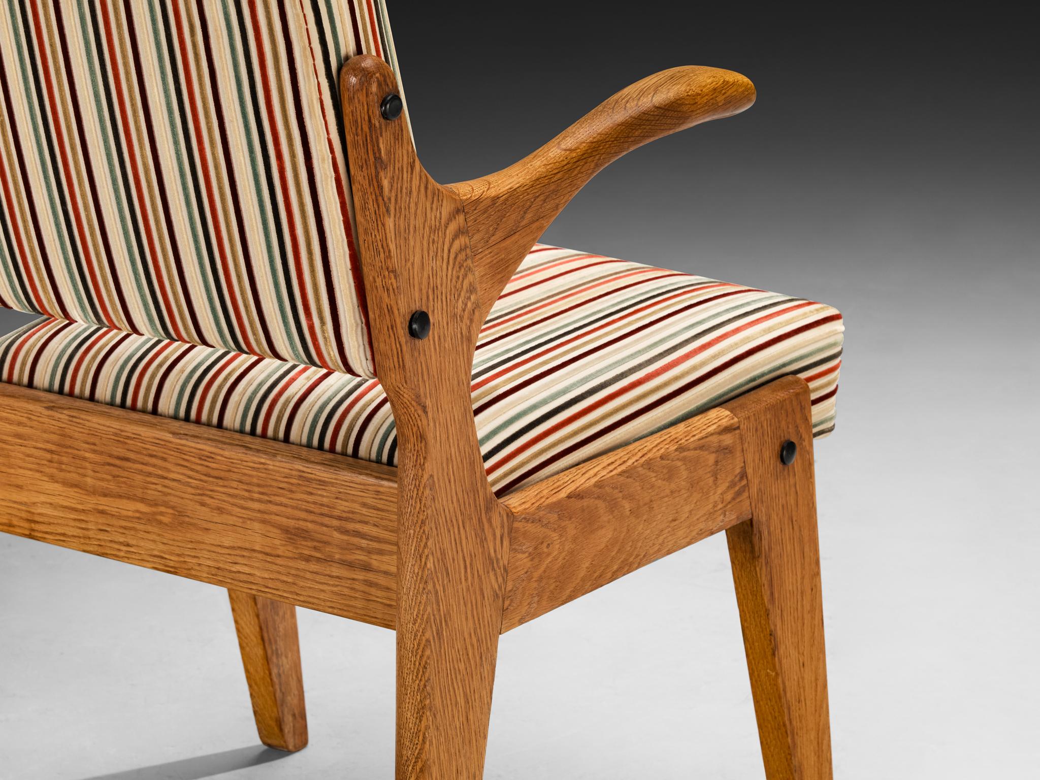 Mid-Century moderno Poltrona in quercia 'Bridge Etudiant' di Guillerme & Chambron con tessuto a righe colorate in vendita