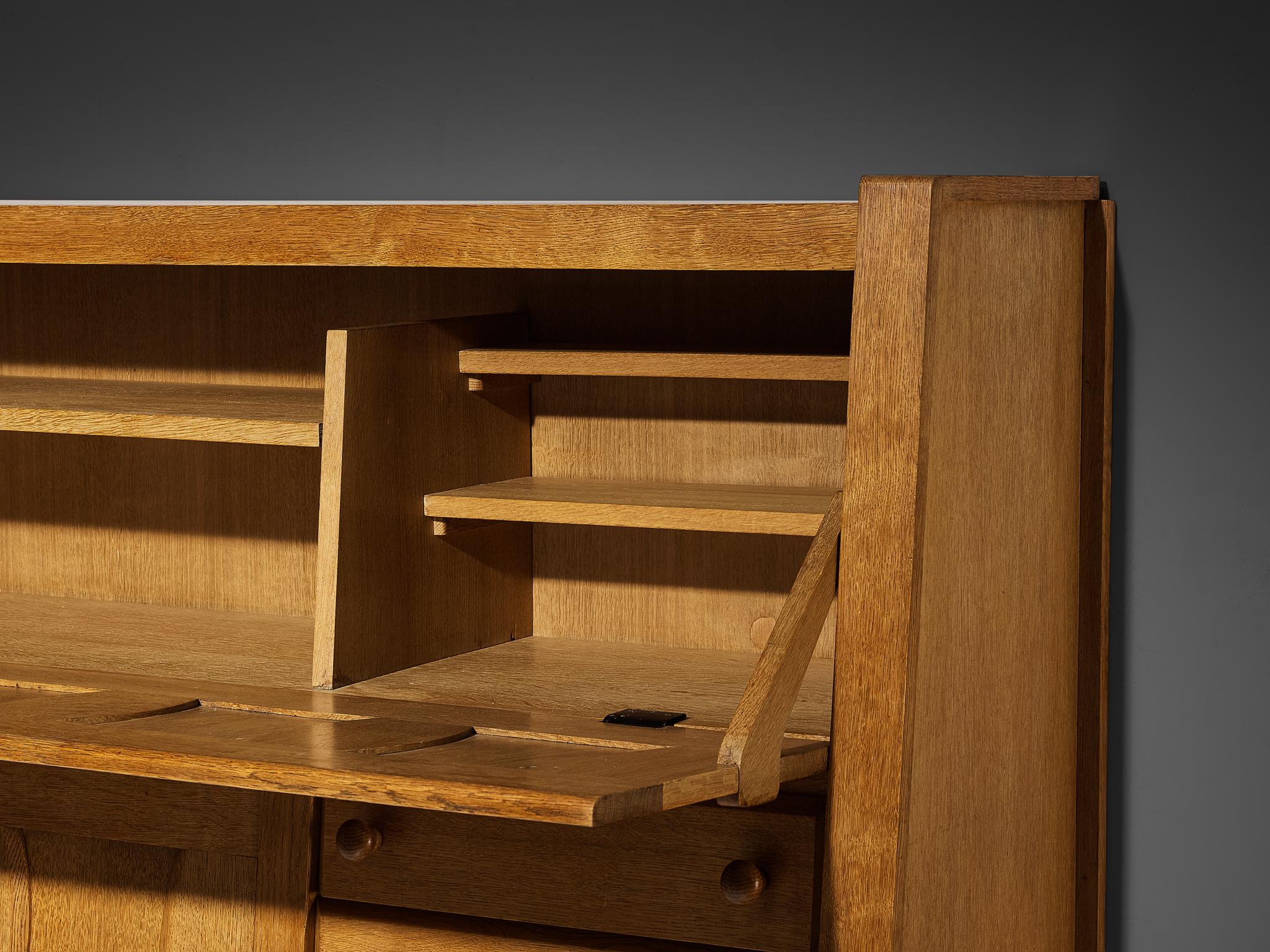 Armoire Guillerme & Chambron en chêne massif en vente 2