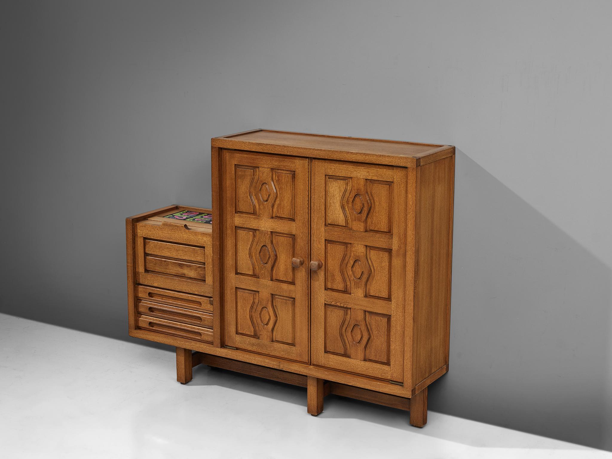 Guillerme & Chambron Cabinet 'Thierry' in Oak and Ceramic  In Good Condition For Sale In Waalwijk, NL