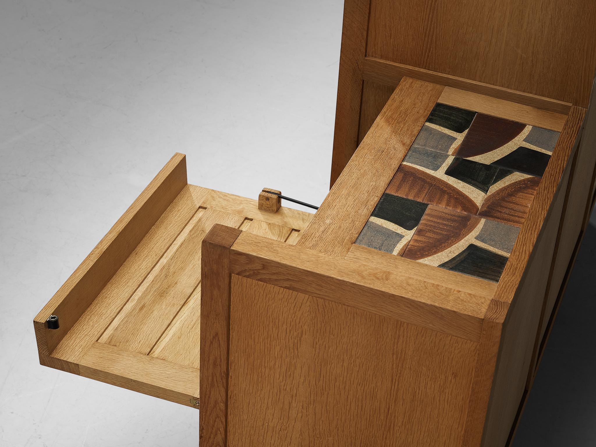 Guillerme & Chambron Schrank „Thierry“ aus Eiche und Keramik im Angebot 2