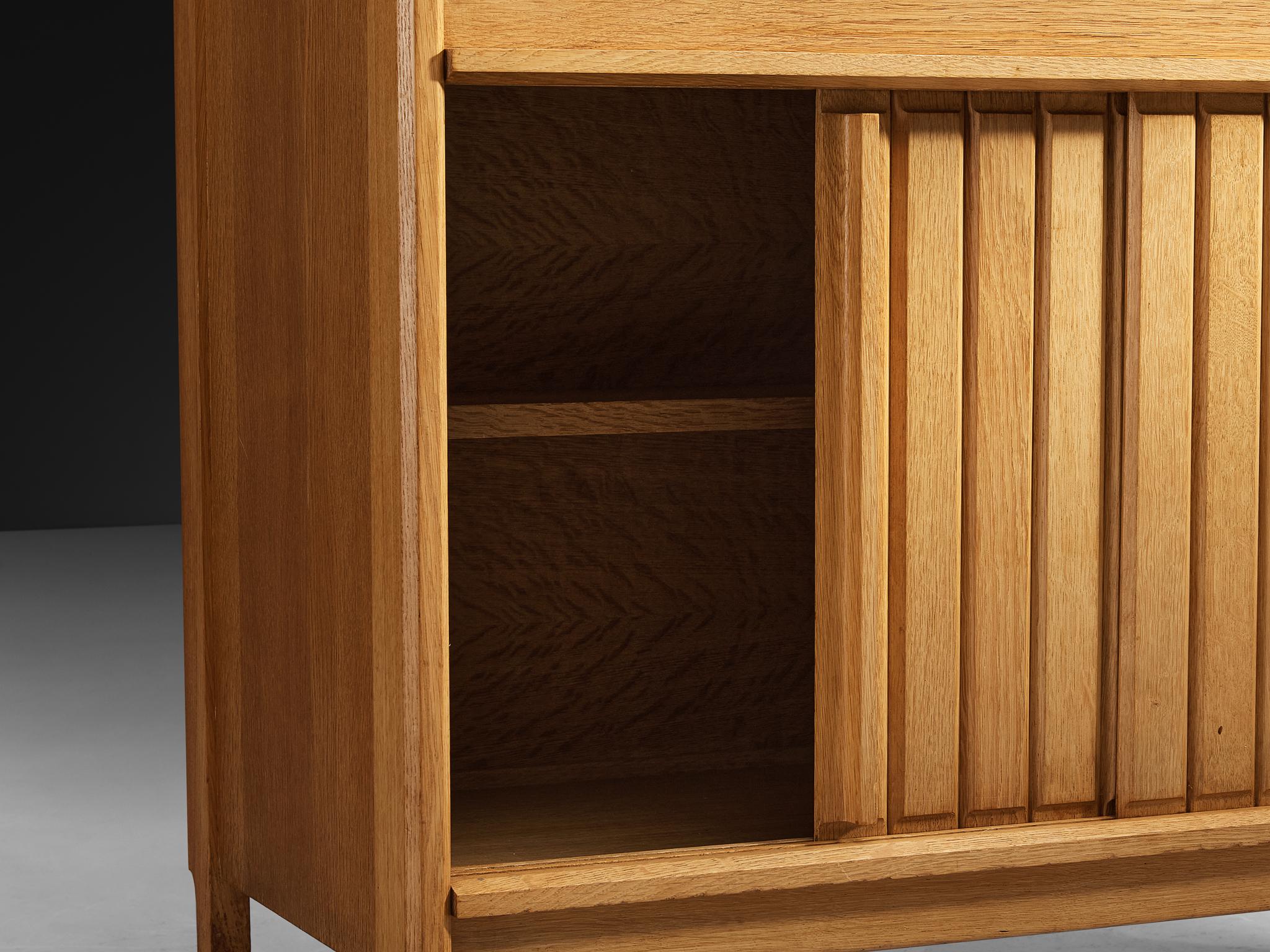 Armario Guillerme & Chambron con Secreter en Roble Macizo en Bueno estado para la venta en Waalwijk, NL