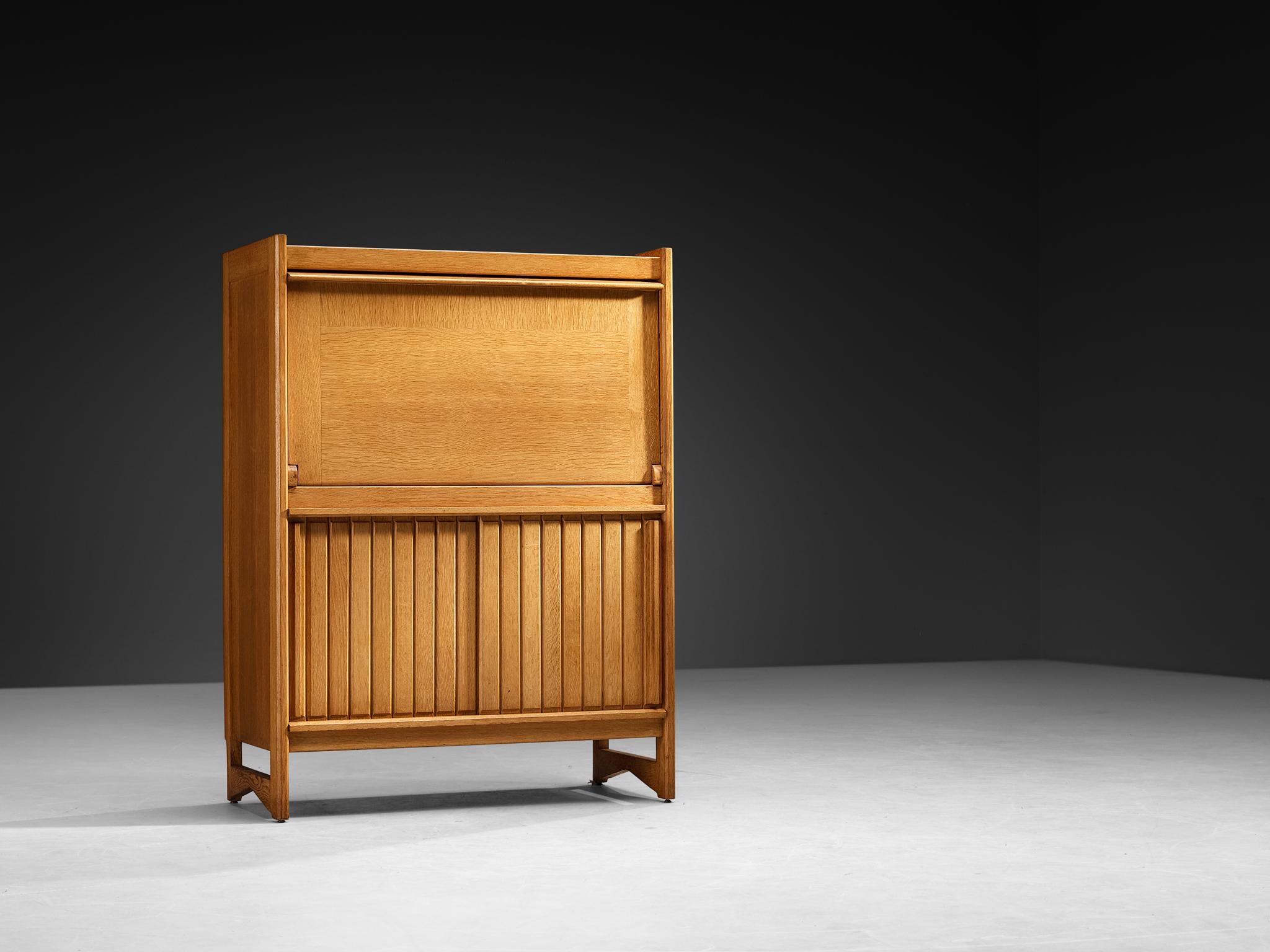 Armario Guillerme & Chambron con Secreter en Roble Macizo mediados del siglo XX en venta